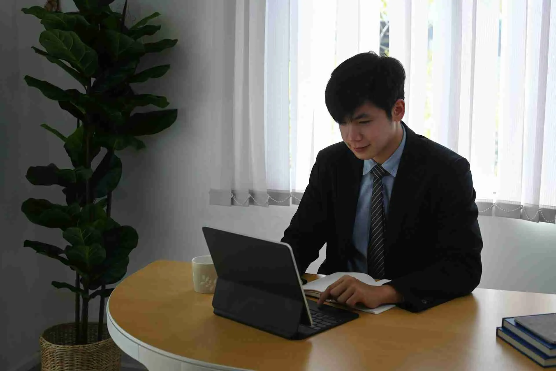 Who Needs Fractional CMO Services in Business?